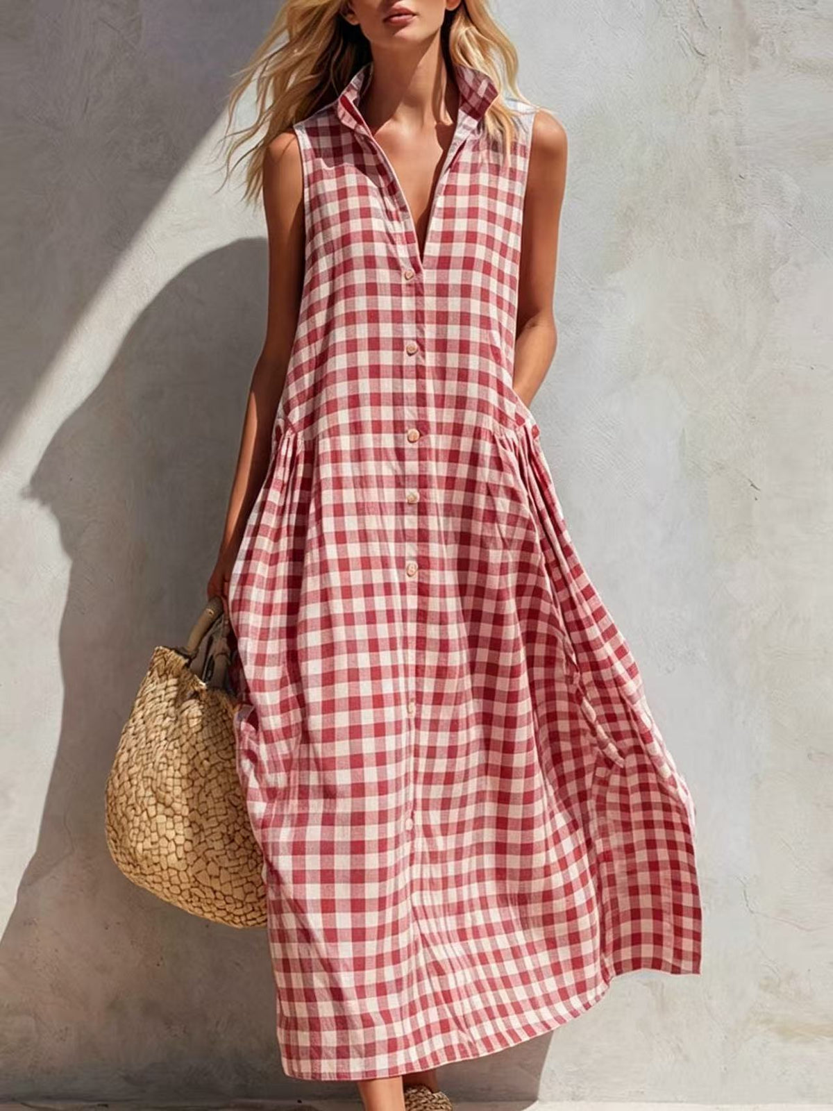 Loose-fitting plaid sleeveless beach vacation dress